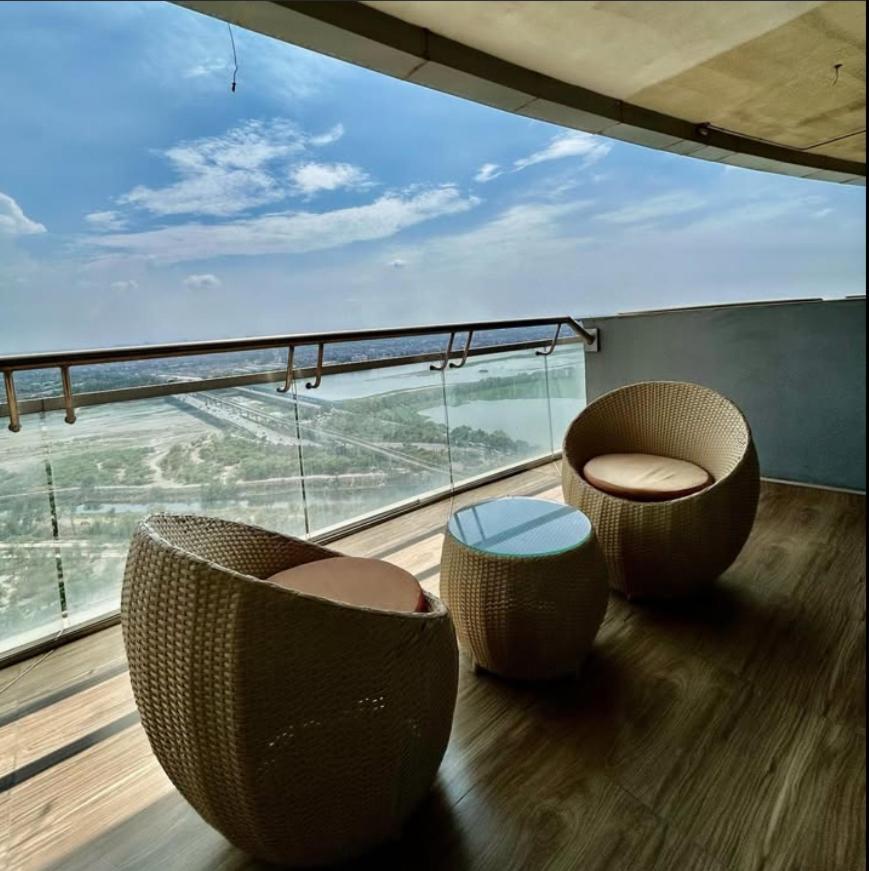 Apartment Uniqinn Noida
