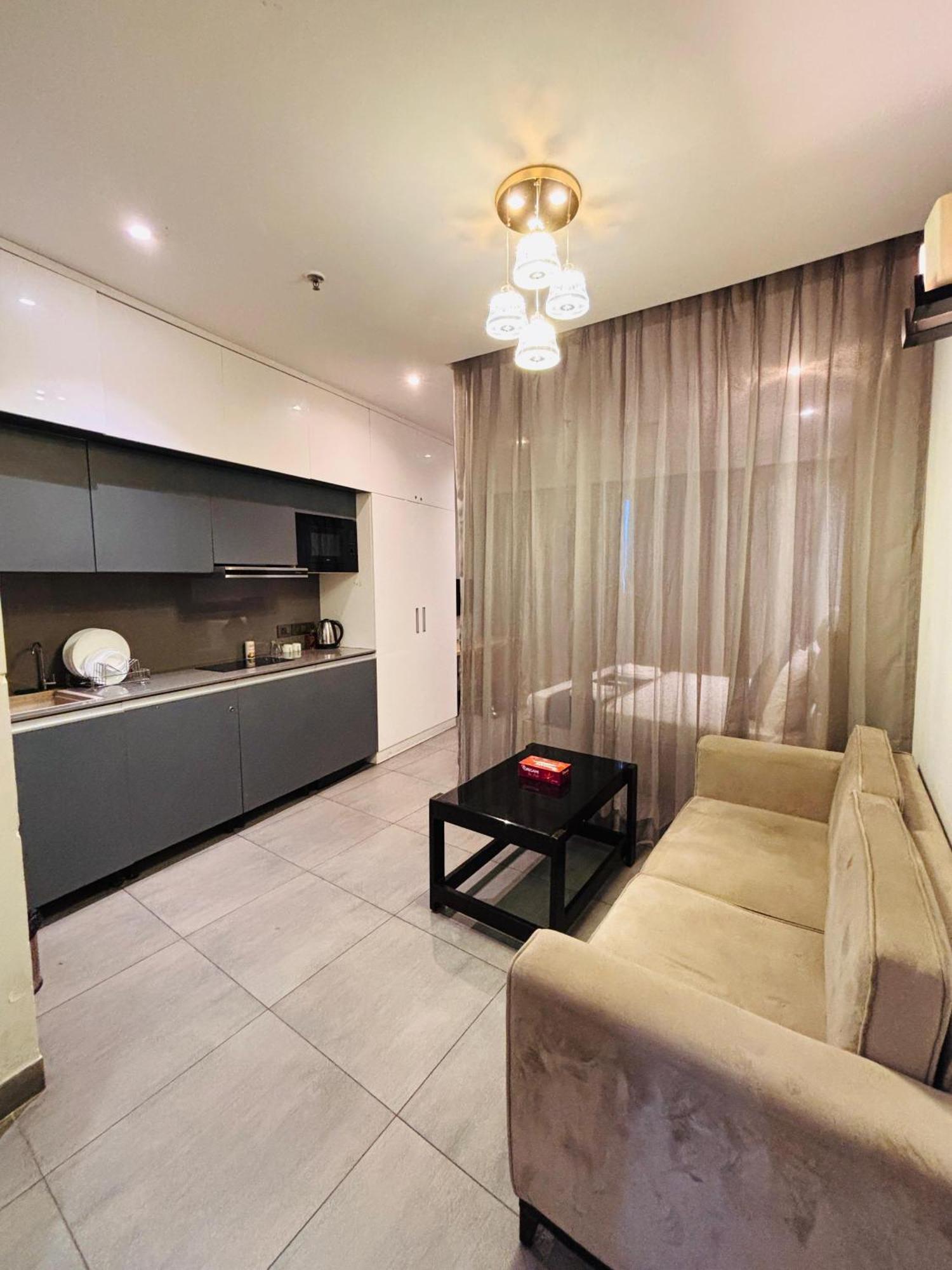 Uniqinn Noida Apartment New Delhi